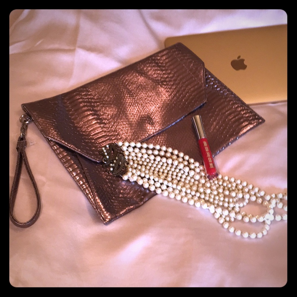 Bag clutch